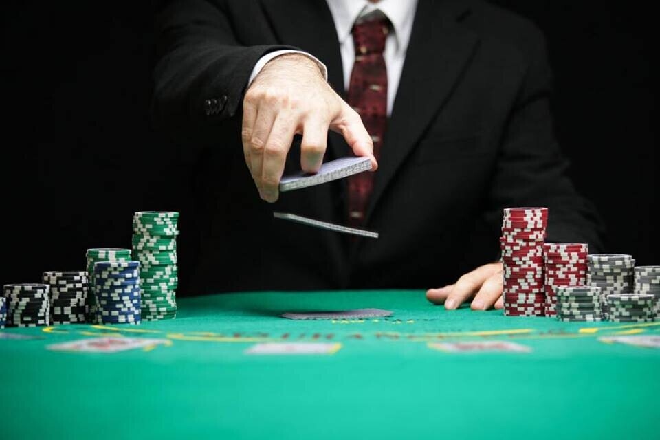 Bringing Vegas Home: The Allure of Live Dealer Casino Games